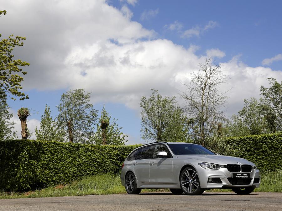  BMW 330d Touring 40 YEARS Edition 2015 года  (фото 5 из 7)
